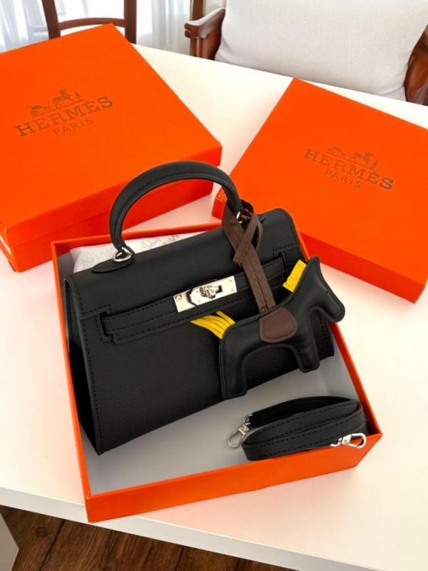 HERMES KELLY ADORNED WITH HORSE SHAPED PREMIUM LEATHER HAND BAG