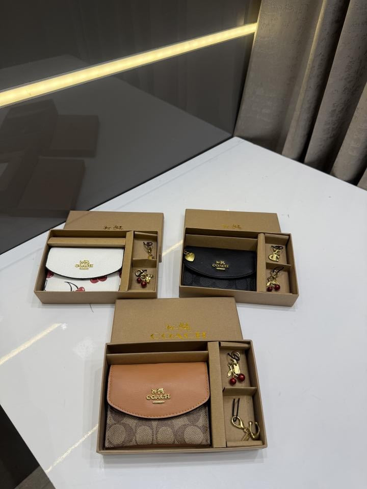 COAC.H BROWN SIGNATURE WALLET GIFT SET CHERRY CHARMS WITH OG BOX