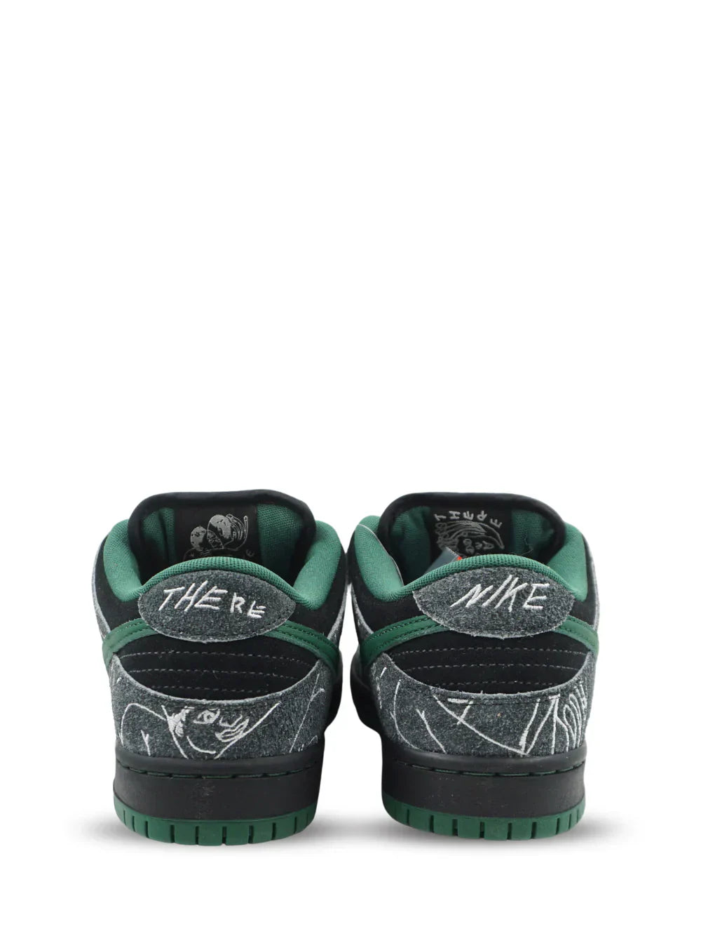 Nikee SB Dunk Low There Skateboard