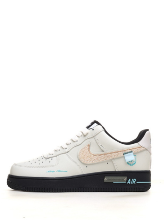 NIK.E AIRFORCE 1 PANDA PRANK X MERRY CHRISTMAS