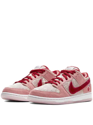 NIK SB DUNK LOW STRANGE LOVE