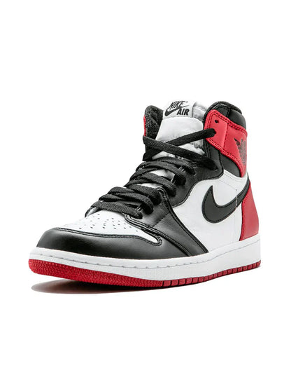 Nik ee Air Jordan 1 High Og Black Toe Reimagined