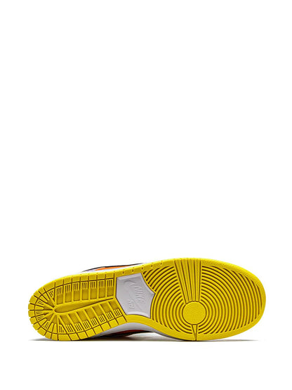 sb dunk low street hawker