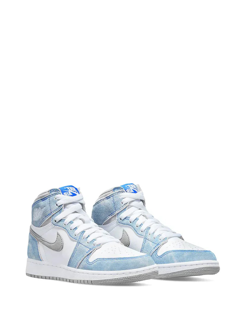 Air Jordan 1 Hyper Royal