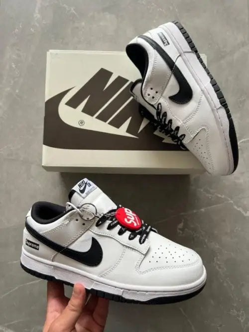 Nike SB Dunk Low SUPREME X WHITE BLACK