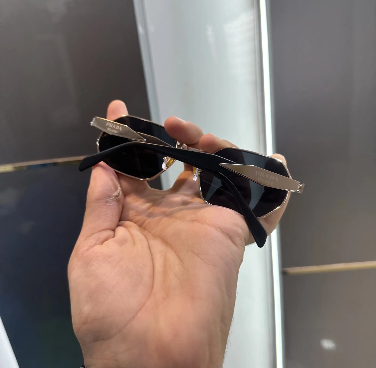 Pr_adA Gold Black Premium Shades 187