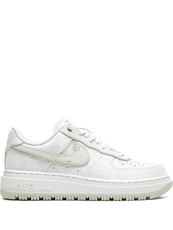 Nikee airforce 1 luxe summit white