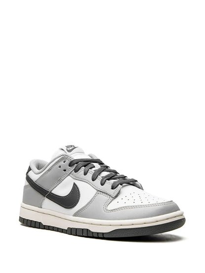NIK.E SB DUNK LOW LIGHT CARBON