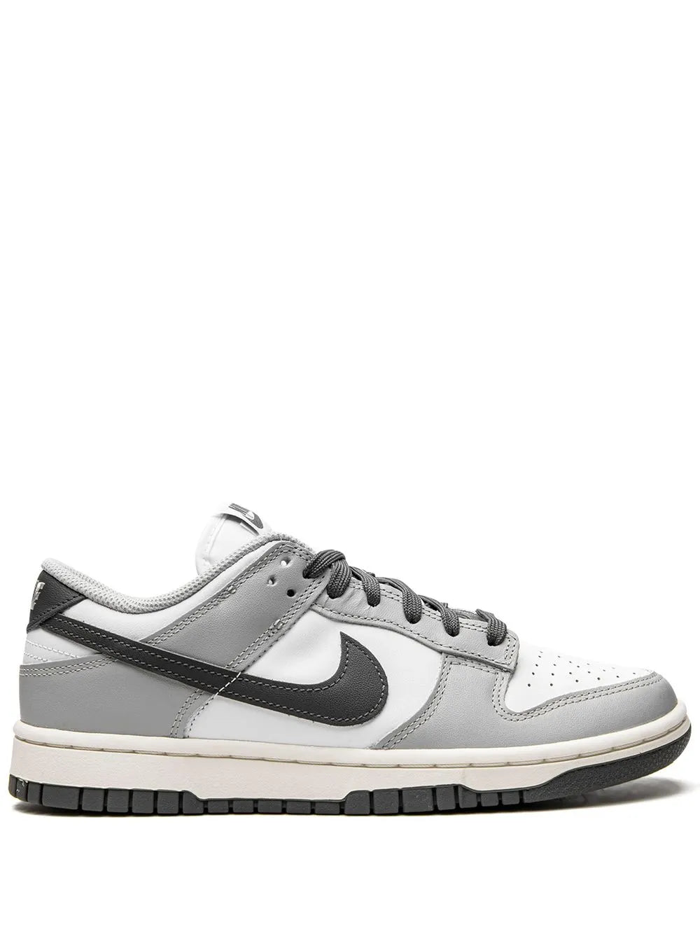 NIK.E SB DUNK LOW LIGHT CARBON