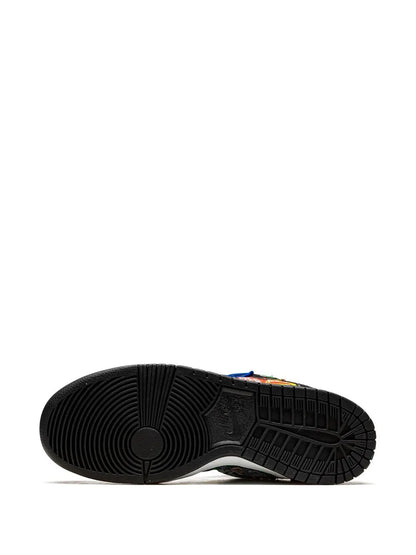 Nikee sb dunk low neckface