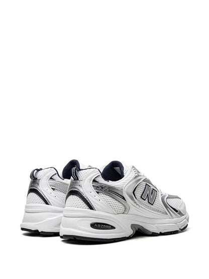 New Balanccee. 530 White Navy  Semi UA