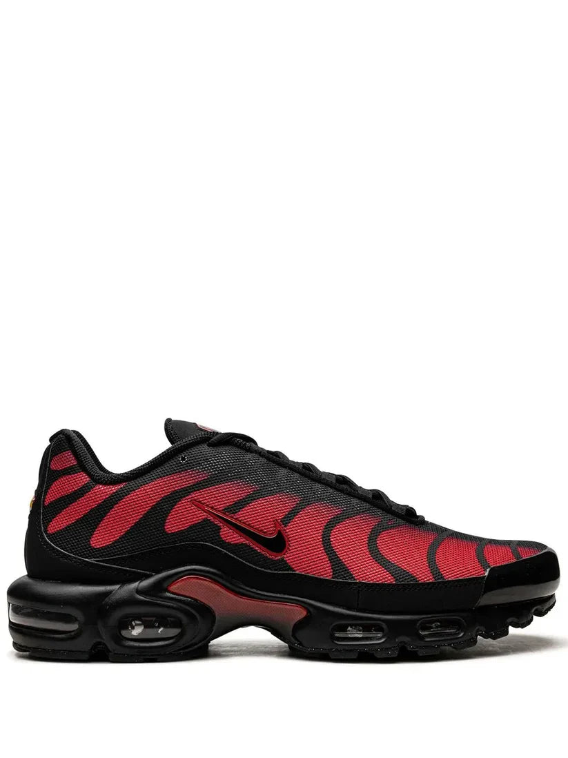 nikee airmax plus colour change reflects in heat