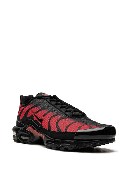 nikee airmax plus colour change reflects in heat
