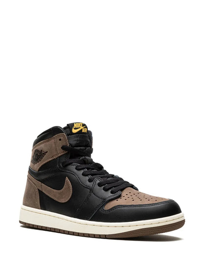 NIK.E AIR JORDAN RETRO 1 HIGH PALOMINO SEMI UA