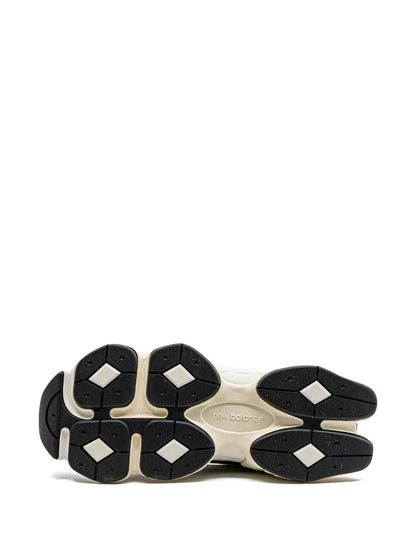 new balancee 9060R Black White