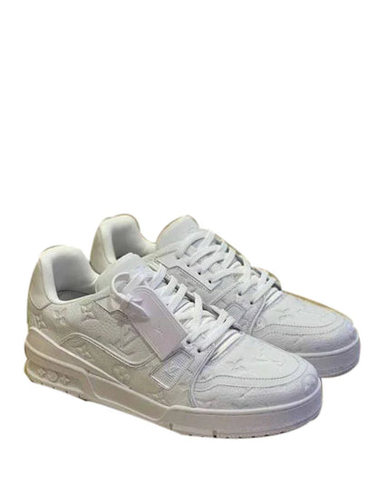 Louiis vuitton trainer sneaker white signature