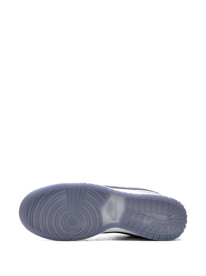 NI.KE SB DUNK LOW LIGHT CARBON