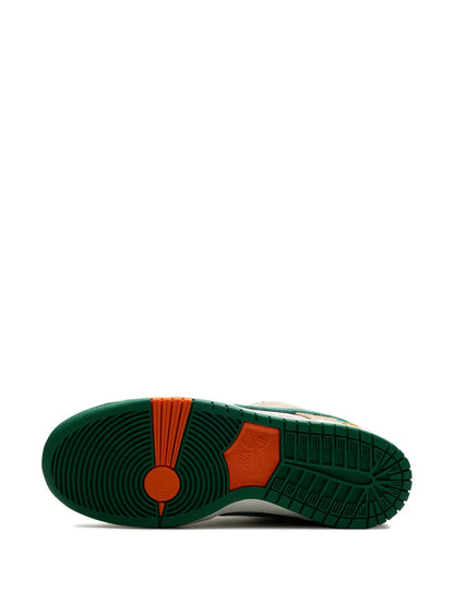 Nikee the jerritos x sb dunk low