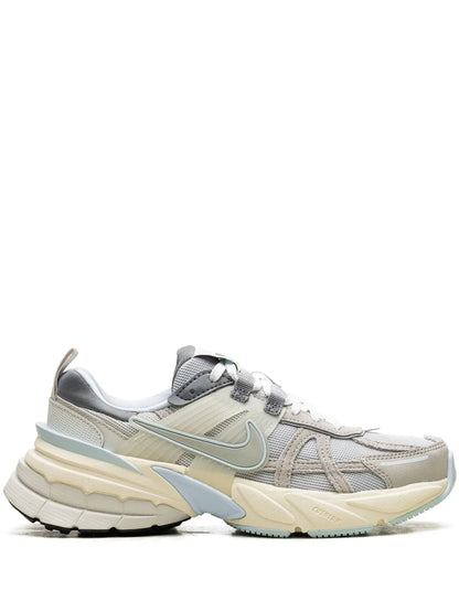 NIKE V2K LIGHT BONE METALLIC PLATINUM