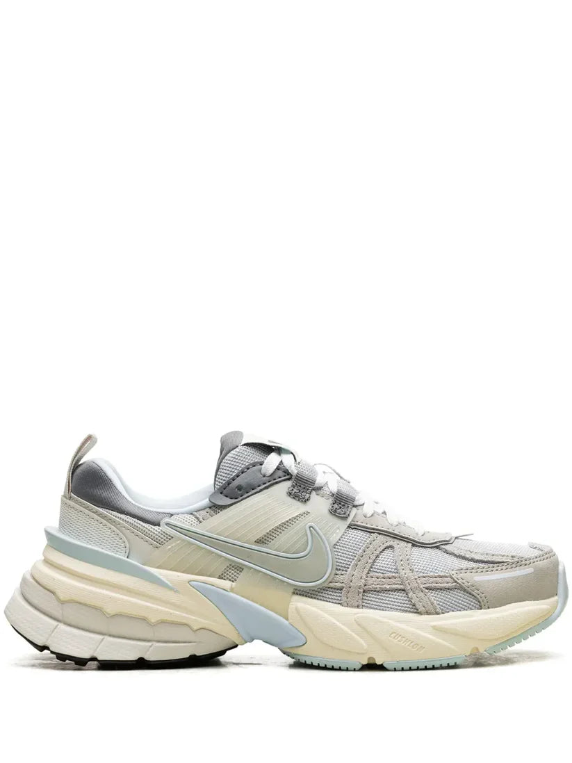 NIK.E V2K LIGHT BONE METALLIC PLATINUM WOMEN
