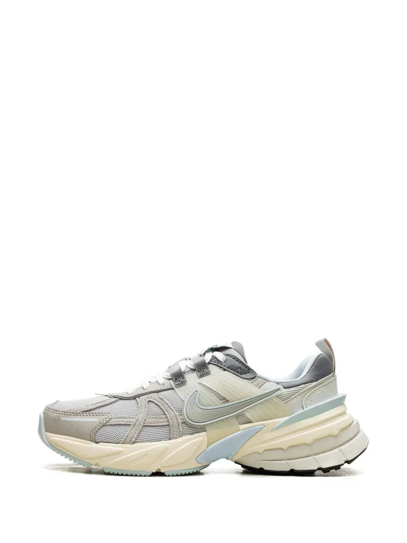NIK.E V2K LIGHT BONE METALLIC PLATINUM WOMEN