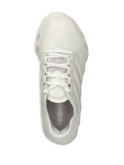 addidass switch fwd WHITE