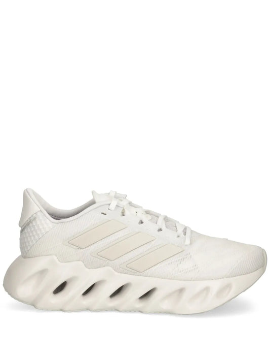 addidass switch fwd WHITE