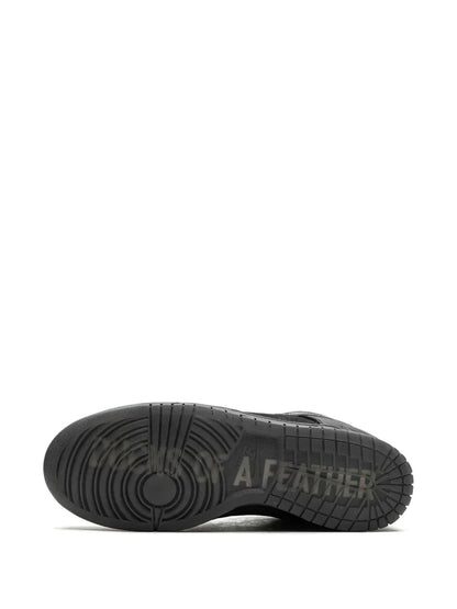 NIK.E SB DUNK LOW DUCK FEATHER BLACK UNIVERSITY OREGON