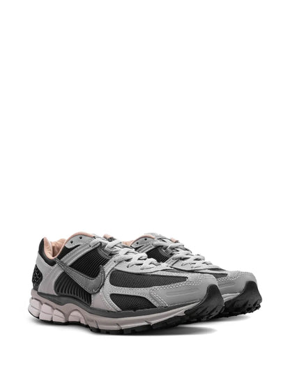 nikee zoom vomero 5 dark smoke grey vachetta