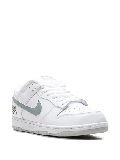Supreme x Nikee SB Dunk Low White Grey