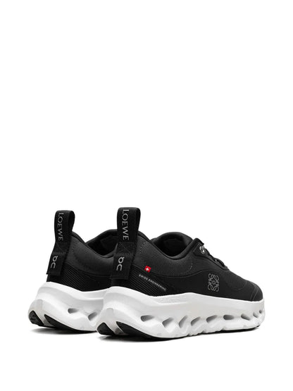 On Cloud Running Tilt Black White 383