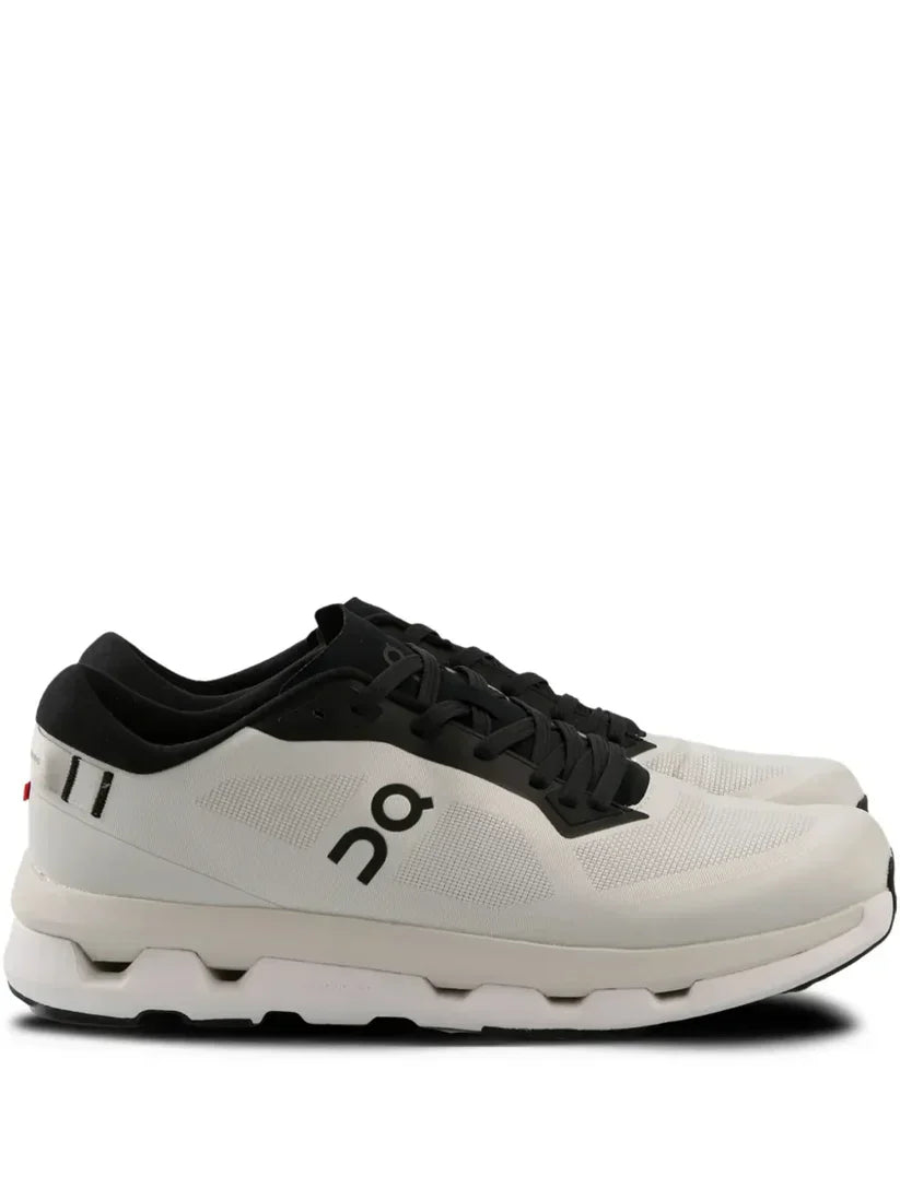 On Running Cloud Zone Ice Black 773