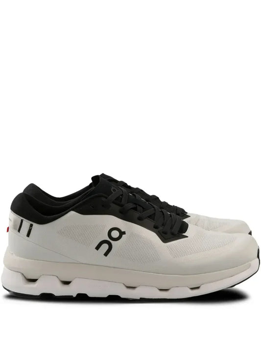 On Running Cloud Zone Ice Black 773