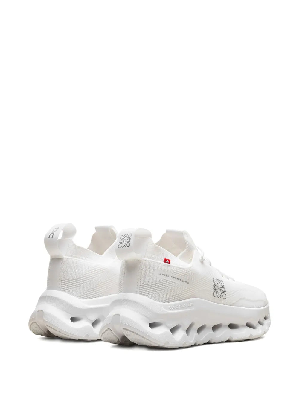 On cloud tint loewe sand white 023