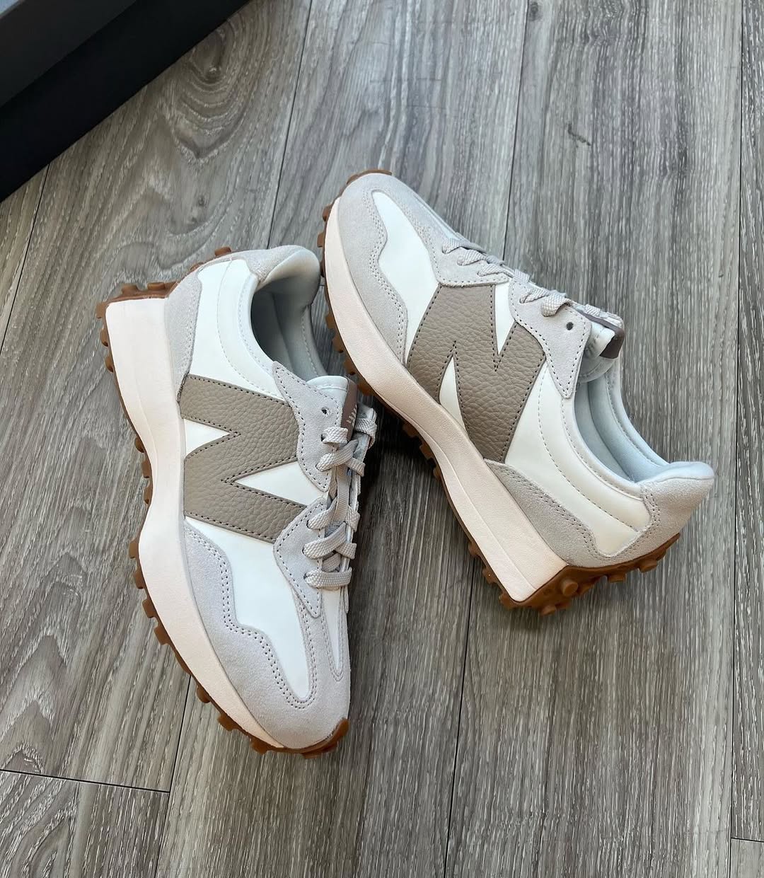 New Balance 327 Moonbeam Driftwood