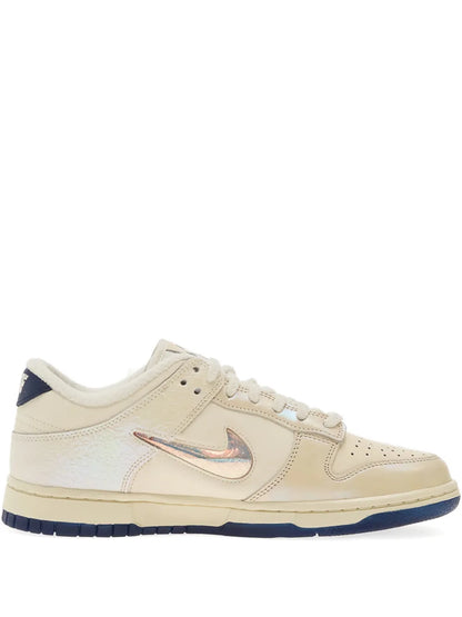 NIK.E DUNK LOW METALLIC JEWEL SWOOSH