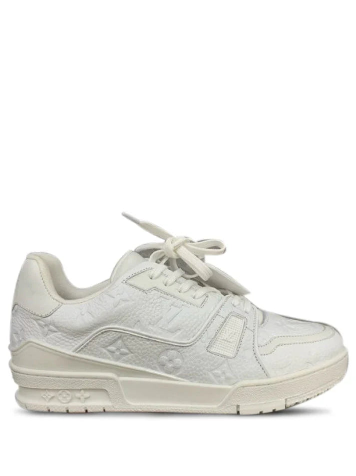 Louiis vuitton trainer sneaker white signature