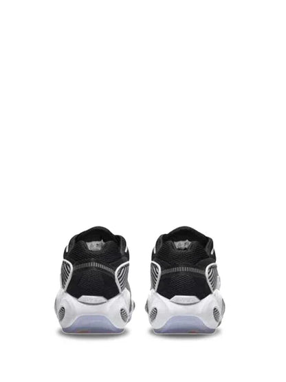 Nik_e nocta glide black white sale