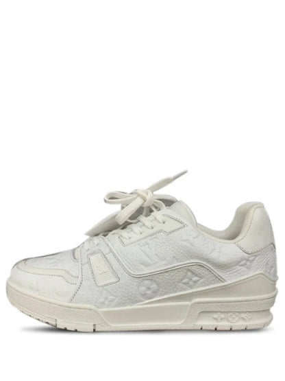 Louiis vuitton trainer sneaker white signature