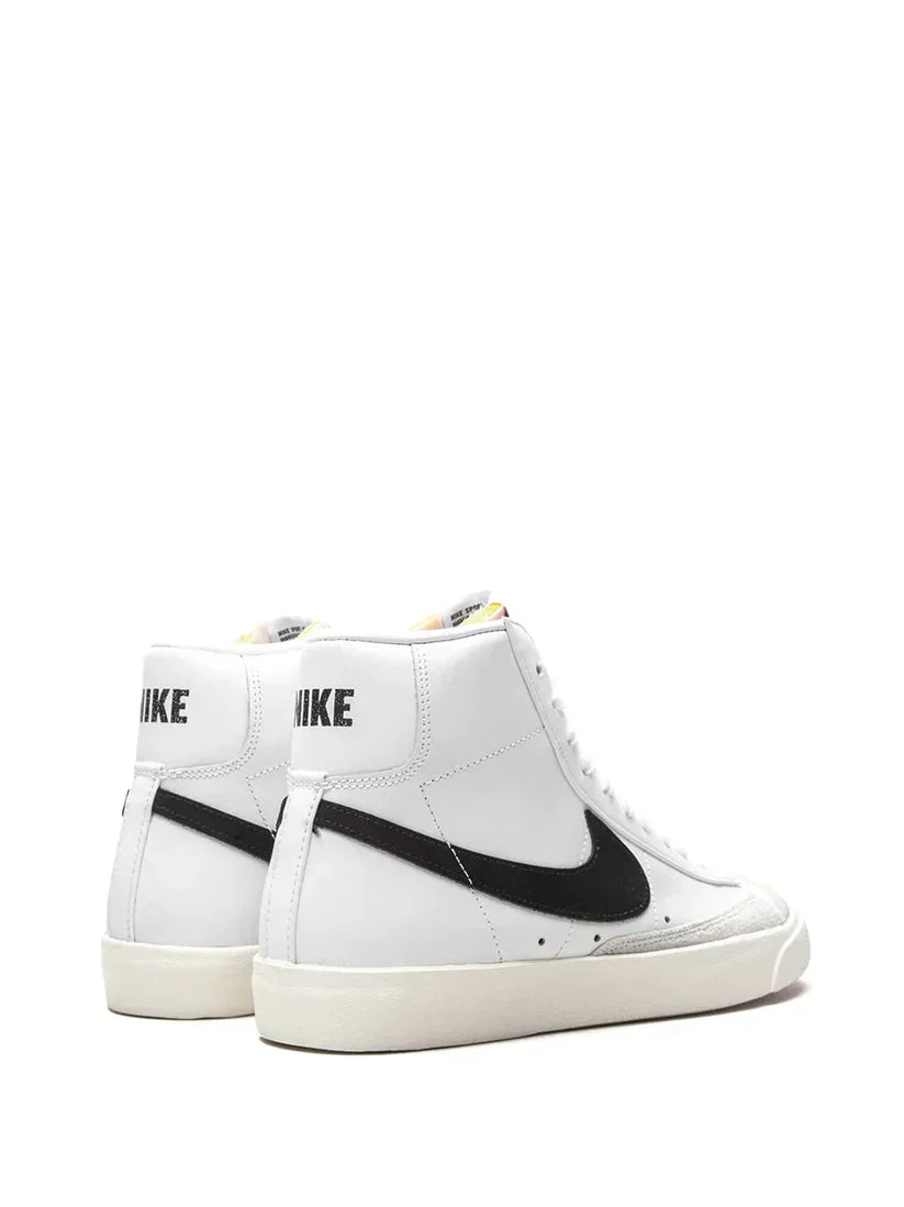 nikee blazer mid 77 vintage white black