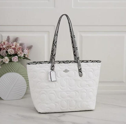 COACH WHITE TOTE PREMIUM BAG SNAKESKIN PRINT