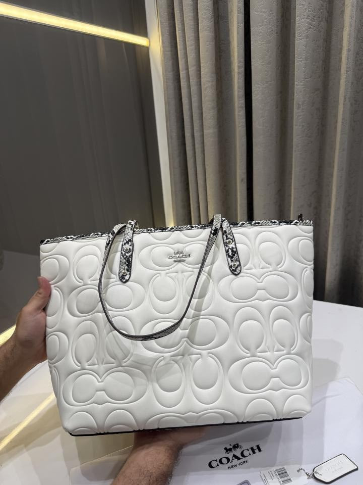 COACH WHITE TOTE PREMIUM BAG SNAKESKIN PRINT