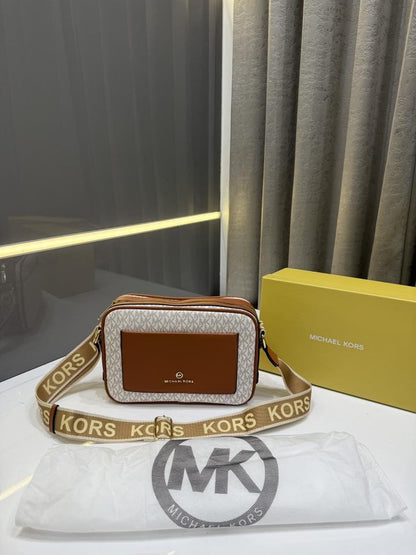 MICHAE.L KORS WHITE MAEVE LARGE POCKET PREMIUM CROSSBODY BAG WITH OG BOX