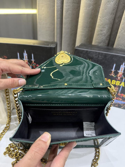 DOLC.E & GABBANA GREEN DEVOTION PREMIUM HAND BAG HEART PLAQUE WITH OG BOX PACKING