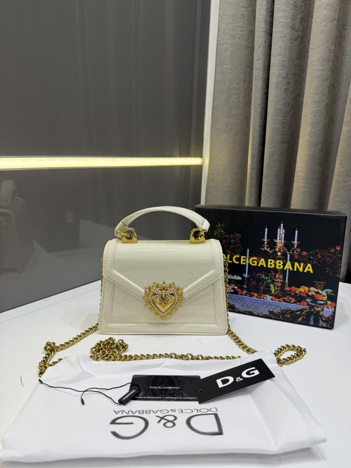 DOLC.E & GABBANA WHITE DEVOTION PREMIUM HAND BAG HEART PLAQUE WITH OG BOX PACKING
