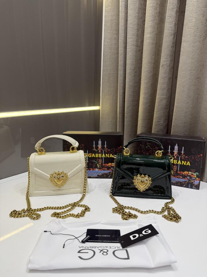 DOLC.E & GABBANA WHITE DEVOTION PREMIUM HAND BAG HEART PLAQUE WITH OG BOX PACKING