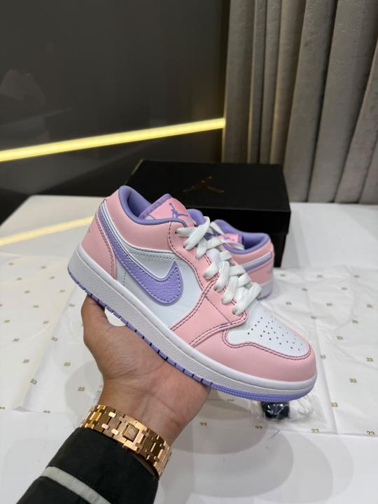NIIKE AIR JORDAN 1 LOW ARCTIC PUNCH PINK
