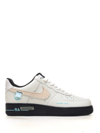 NIK.E AIRFORCE 1 PANDA PRANK X MERRY CHRISTMAS