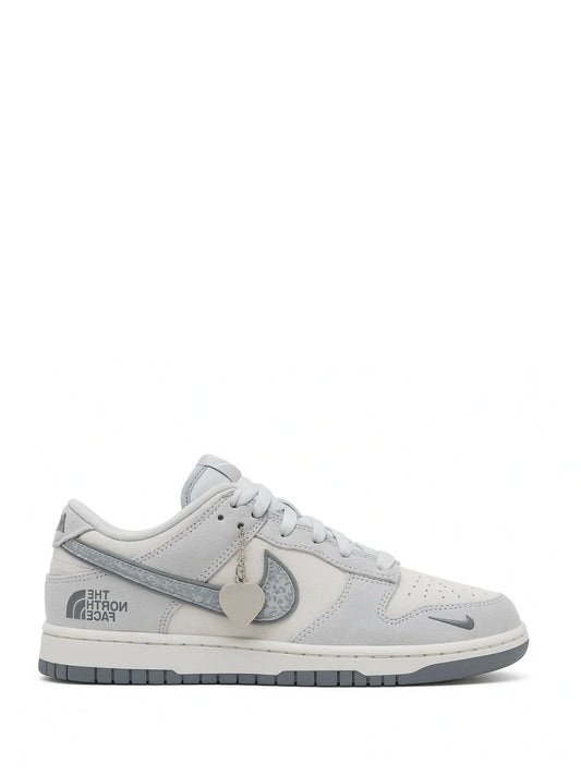 NIK.E SB DUNK LOW X NORTH FACE