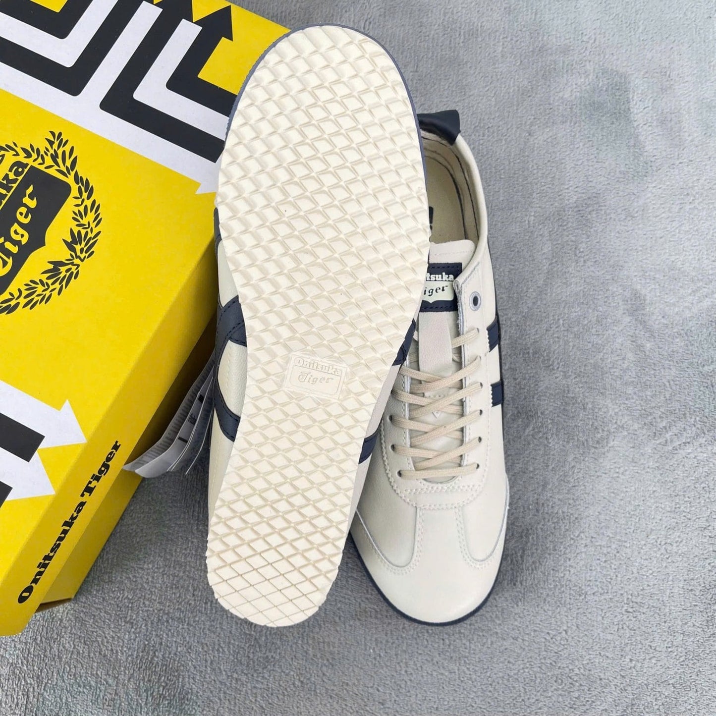 Onitsukaa Tiger Mexico 66 SD Birch Peacoat